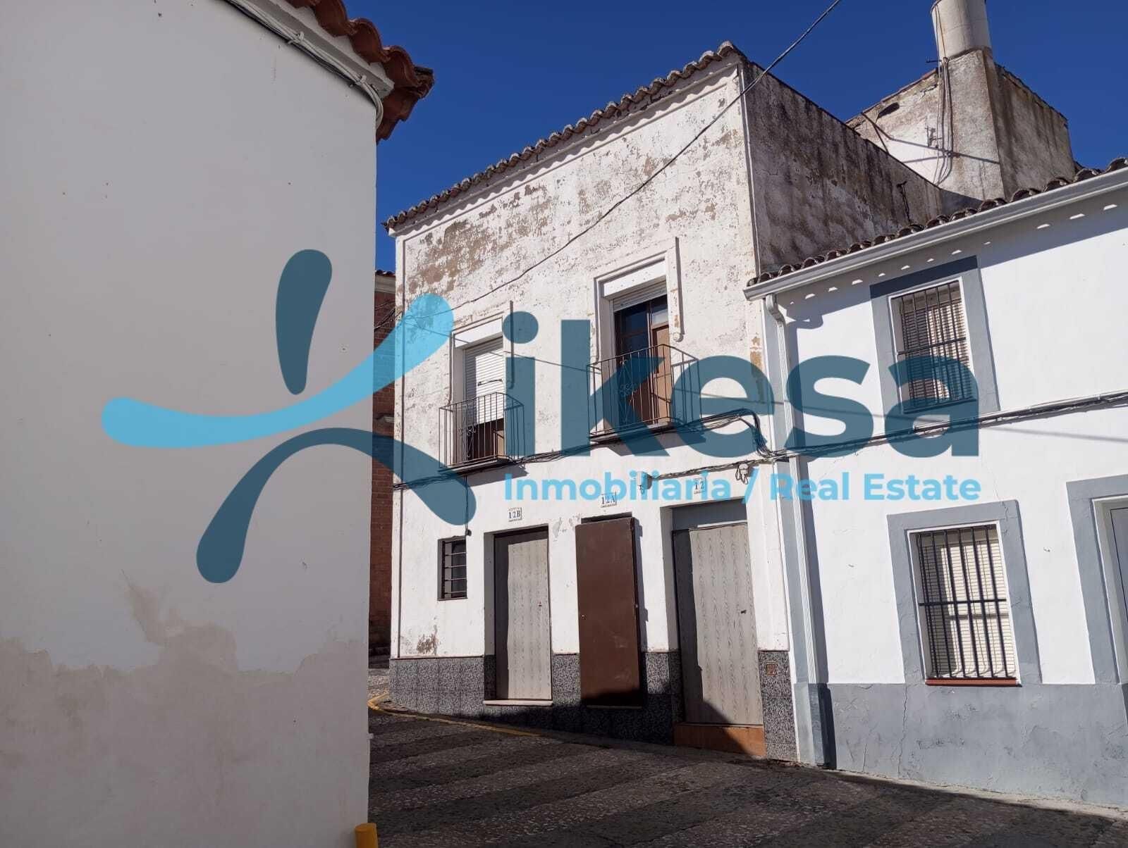 Casa adosada en venta en Calera de León