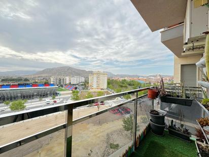 Vista exterior de Pis en venda en Elda amb Aire condicionat, Terrassa i Balcó