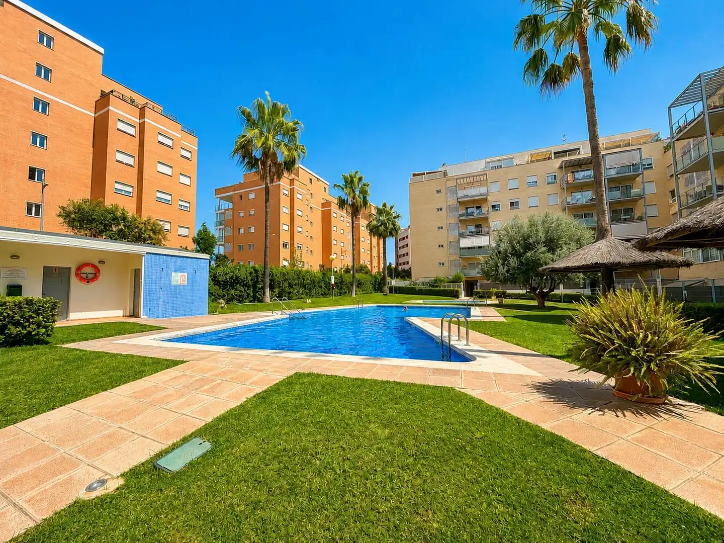Schwimmbecken von Wohnung zur Miete in Paterna mit Klimaanlage, Heizung und Parkett