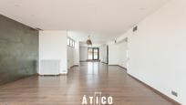 Sala d'estar de Àtic en venda en  Barcelona Capital amb Aire condicionat, Calefacció i Terrassa