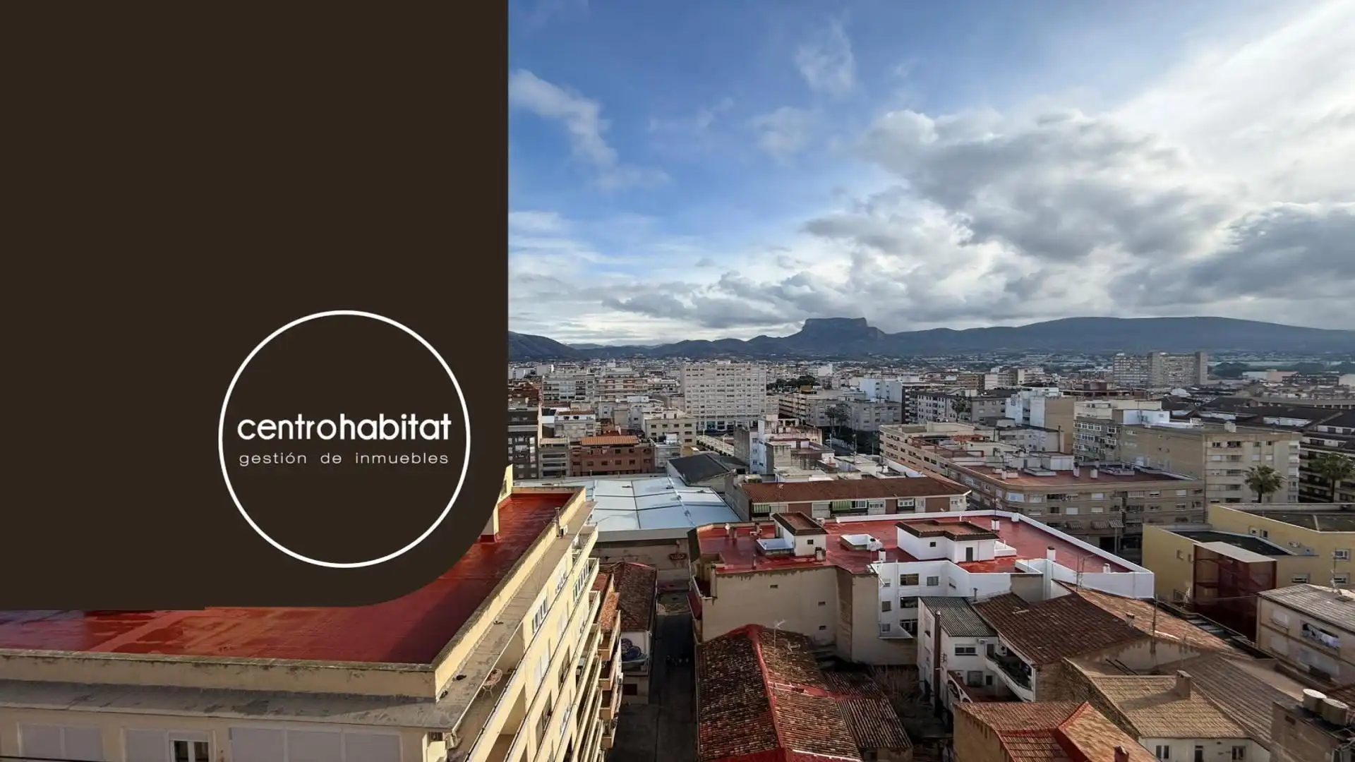 Vista exterior de Piso en venta en Elda con Balcón