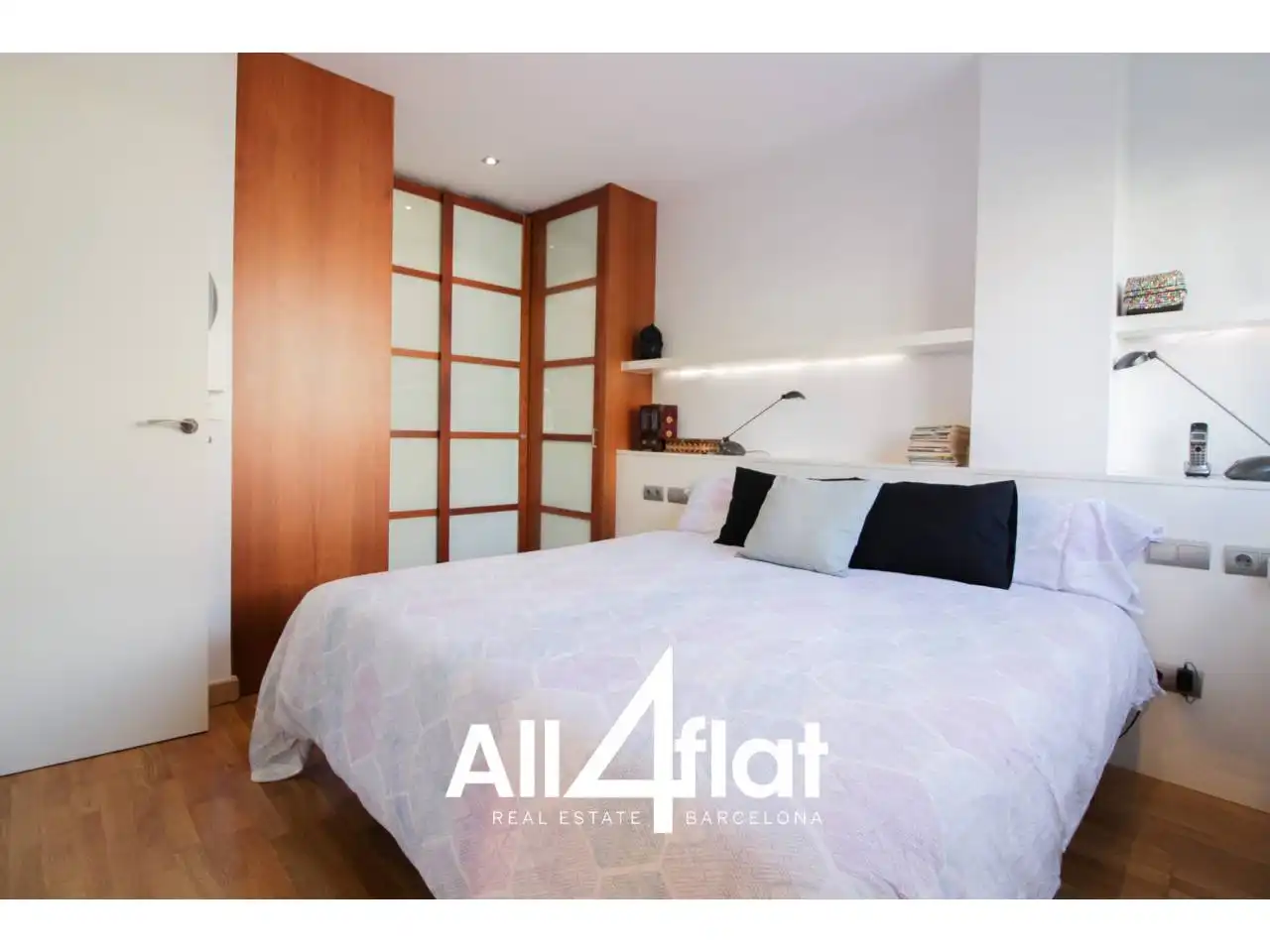 Habitación de Casa o chalet de alquiler en L'Hospitalet de Llobregat con Aire acondicionado, Calefacción y Jardín privado