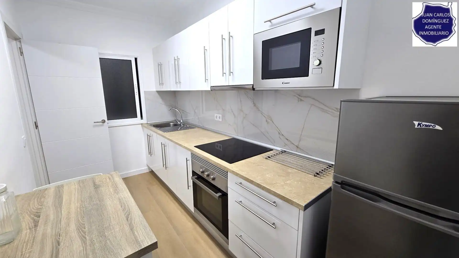 Cuina de Apartament de lloguer en Las Palmas de Gran Canaria amb Terrassa