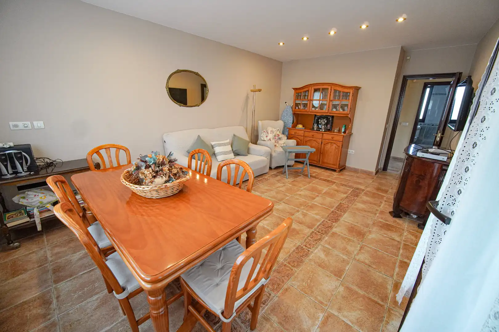 Menjador de Casa o xalet en venda en Siero amb Calefacció, Jardí privat i Parquet