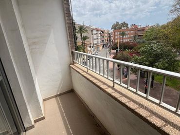 Pis amb balcó en venda a Calle DEL CARMEN 1