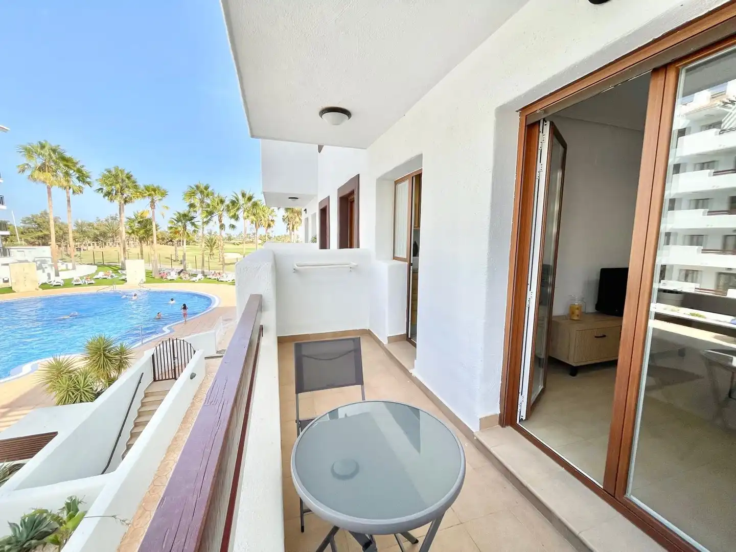 Terrassa de Apartament de lloguer en Los Alcázares amb Aire condicionat, Piscina i Moblat
