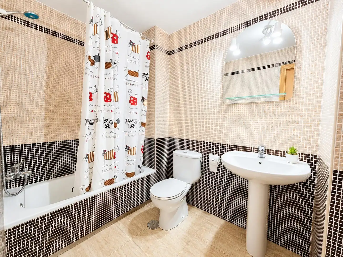 Baño de Piso en venta en Roquetas de Mar con Aire acondicionado, Calefacción y Amueblado