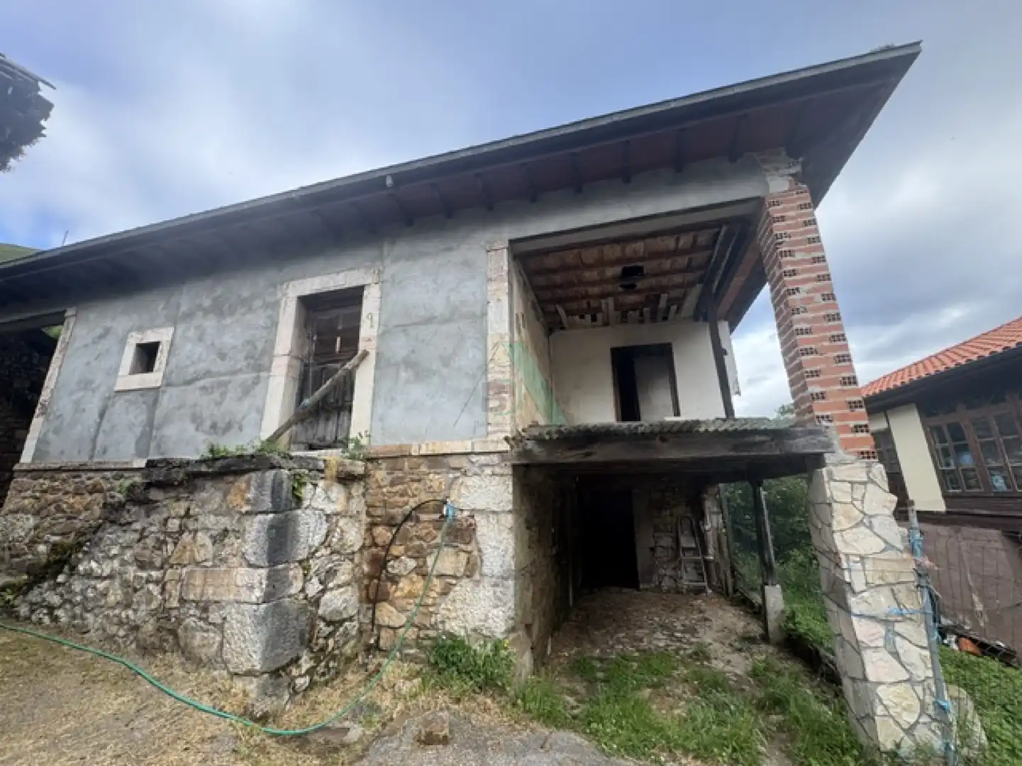 Vista exterior de Casa o chalet en venta en Yernes y Tameza