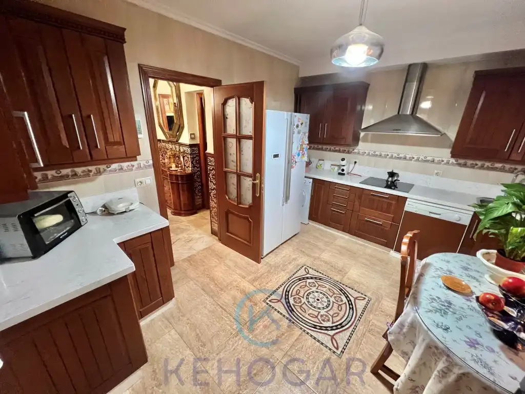 Kitchen of Houses for sale in Dos Hermanas