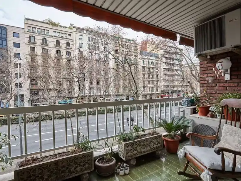 Terrasse von Wohnung zur Miete in  Barcelona Capital mit Klimaanlage und Balkon