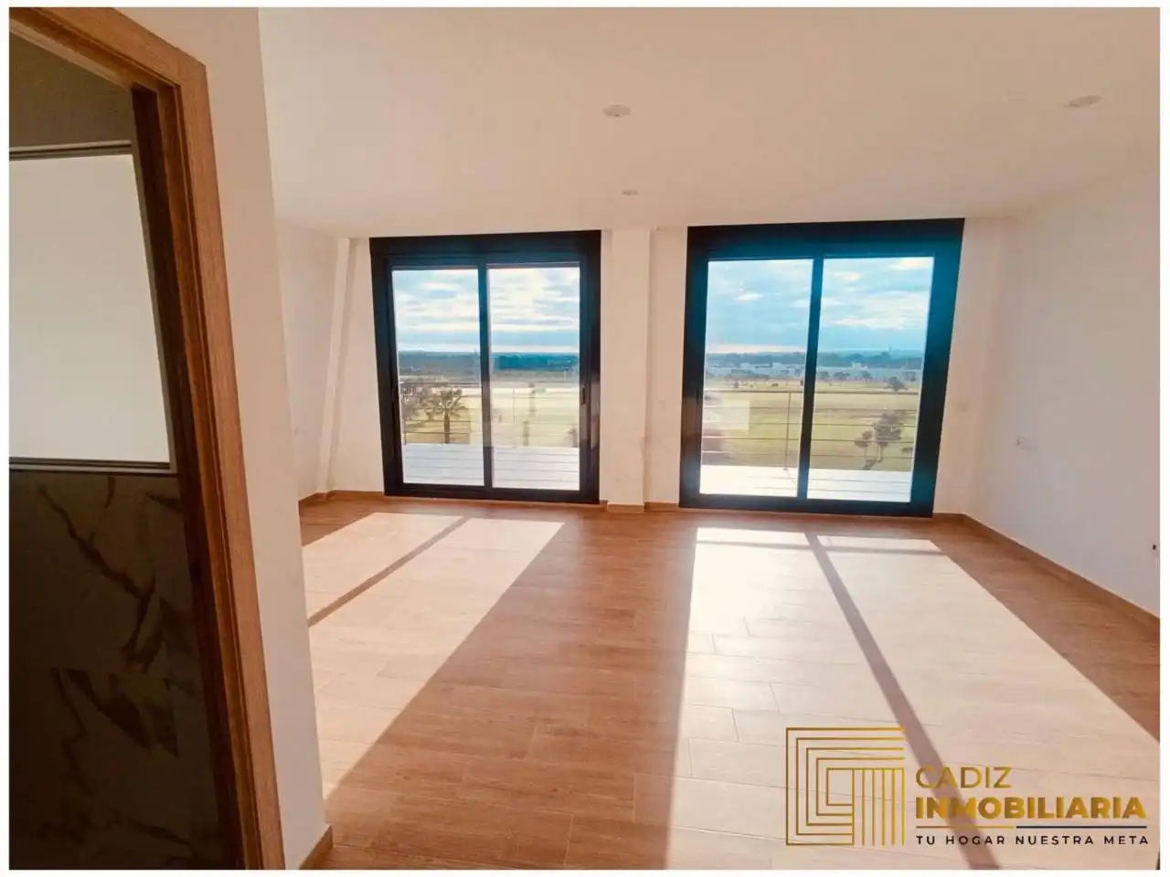 Sala d'estar de Casa o xalet en venda en Puerto Real amb Aire condicionat, Calefacció i Jardí privat