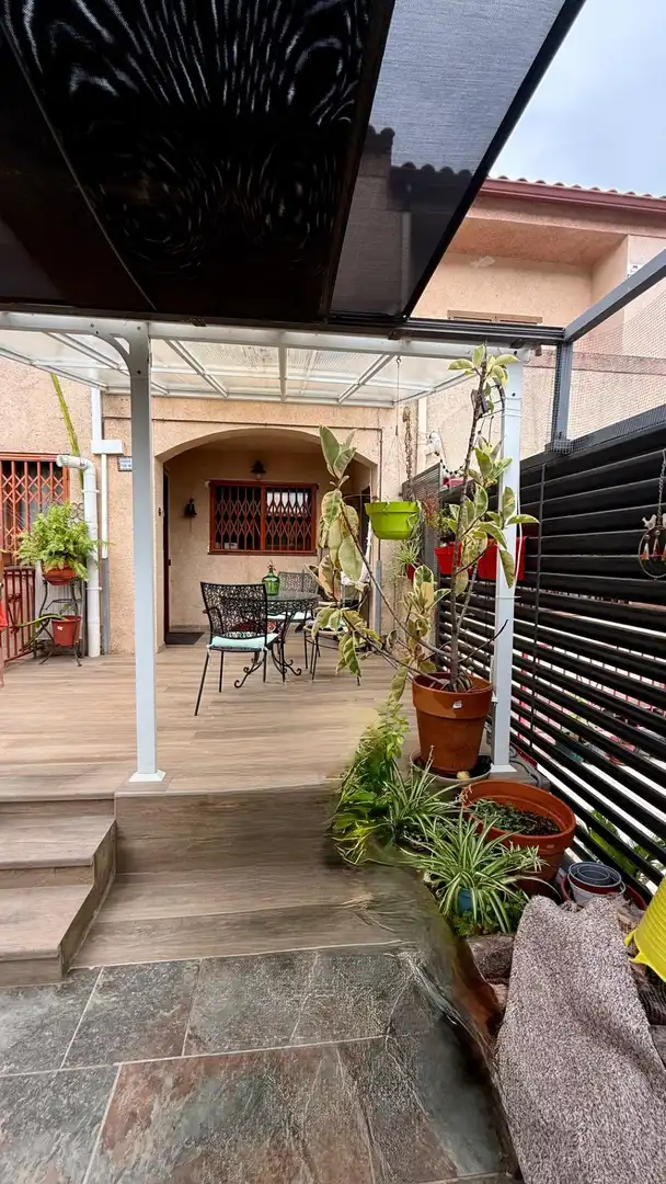 Casa a schiera in vendita a Carrer RIERA, imagen 4