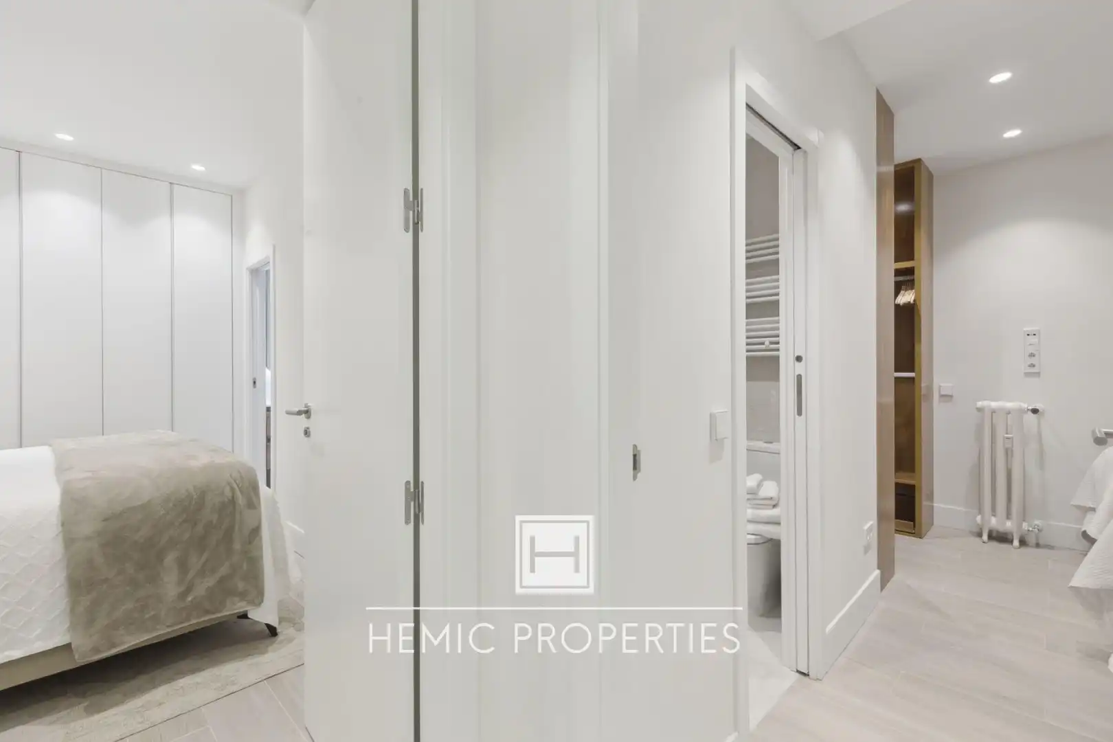 Wohnung zum Verkauf in Madrid mit Klimaanlage, Möbliert und Balkon