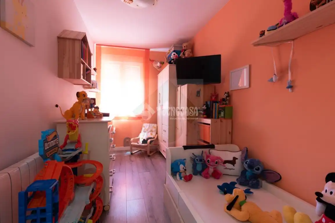 Bedroom of Flat for sale in Fuenlabrada  with Air Conditioner, Heating and Community pool