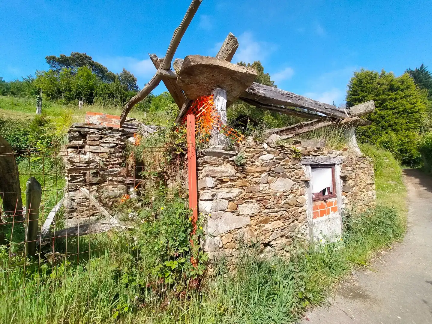Vista exterior de Finca rústica en venda en Cudillero amb Jardí privat, Terrassa i Traster