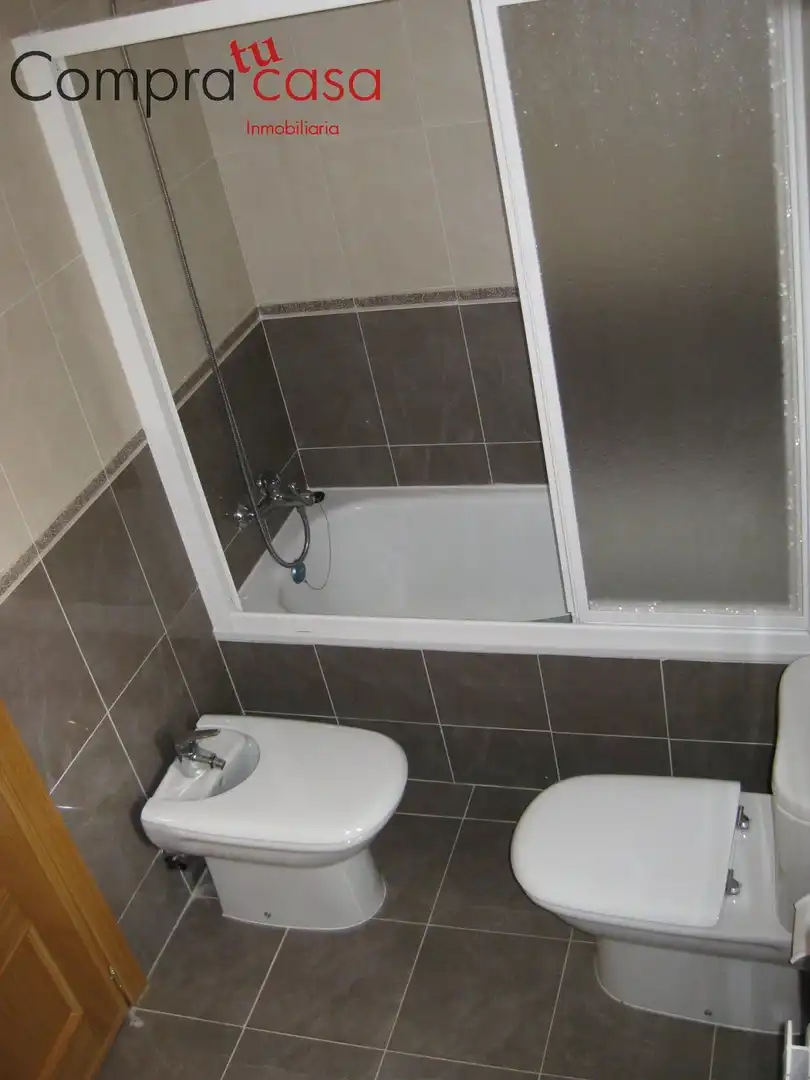 Bathroom of Detached homes for rent in Segovia  with Heating, Private garden and Terrace