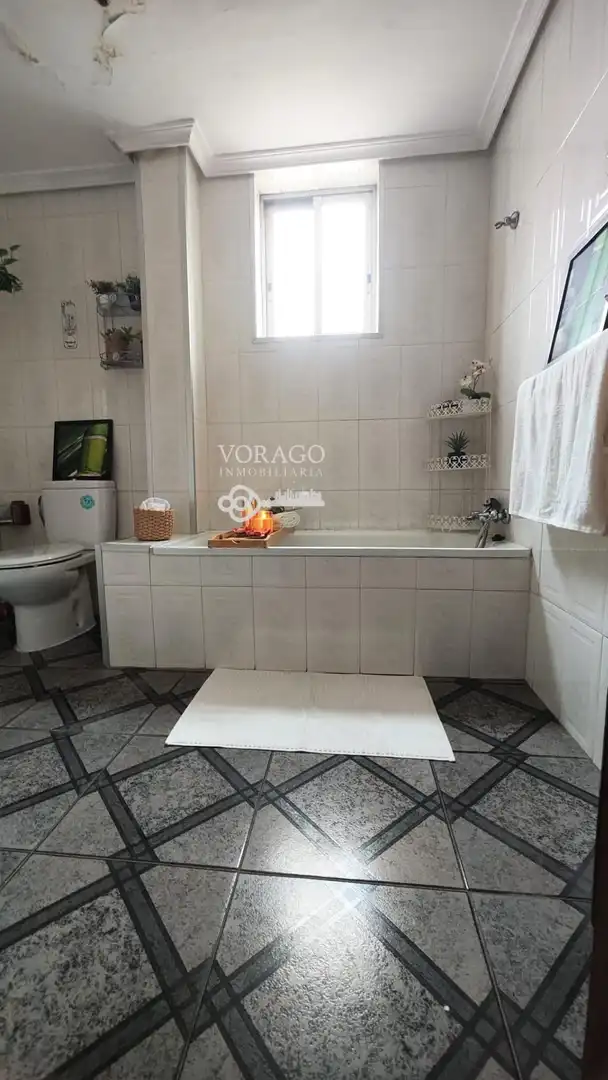 Badezimmer von Wohnung zum Verkauf in Guadalajara mit Terrasse und Abstellraum