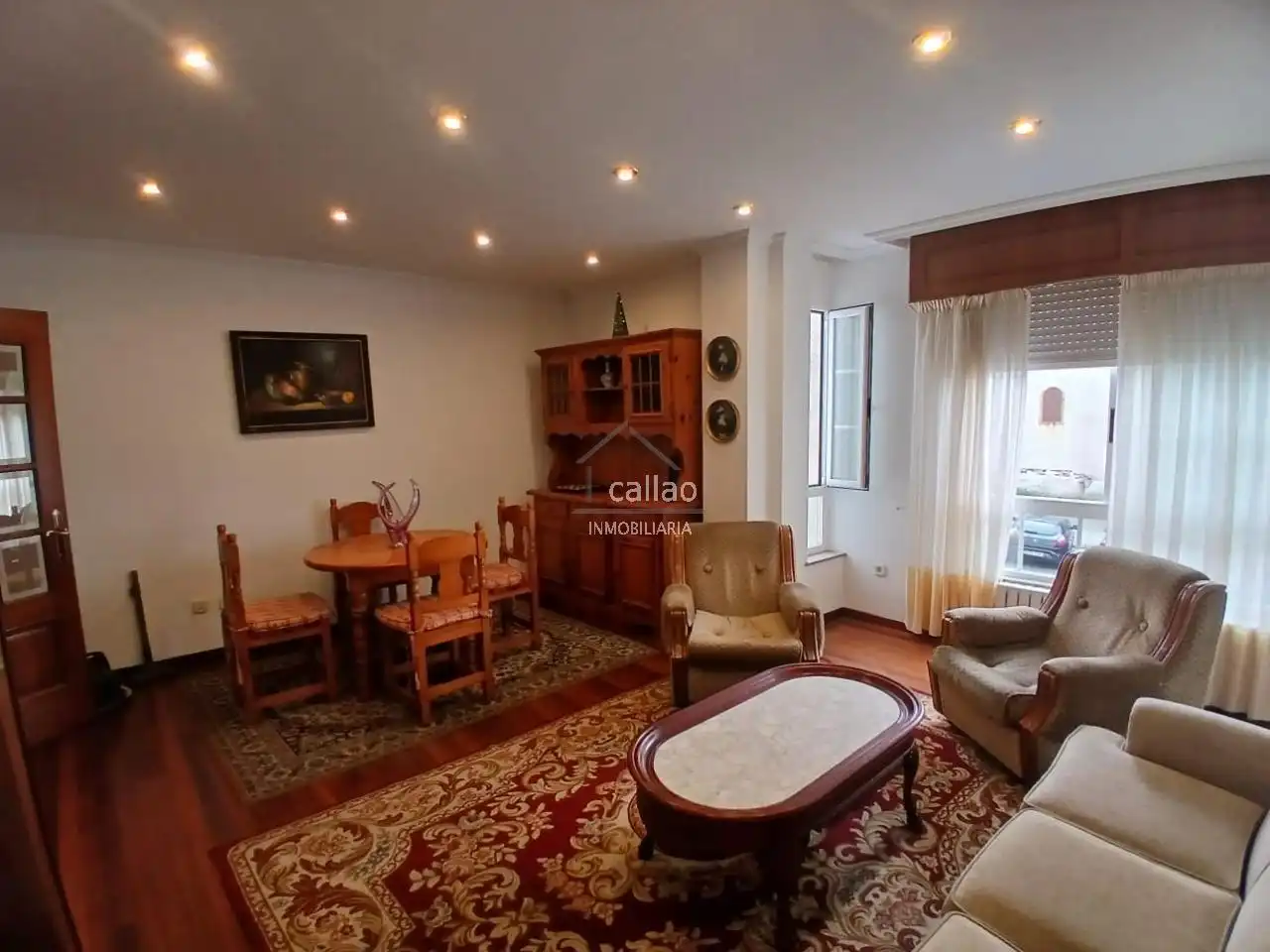 Sala d'estar de Pis de lloguer en Ferrol amb Calefacció, Parquet i Moblat