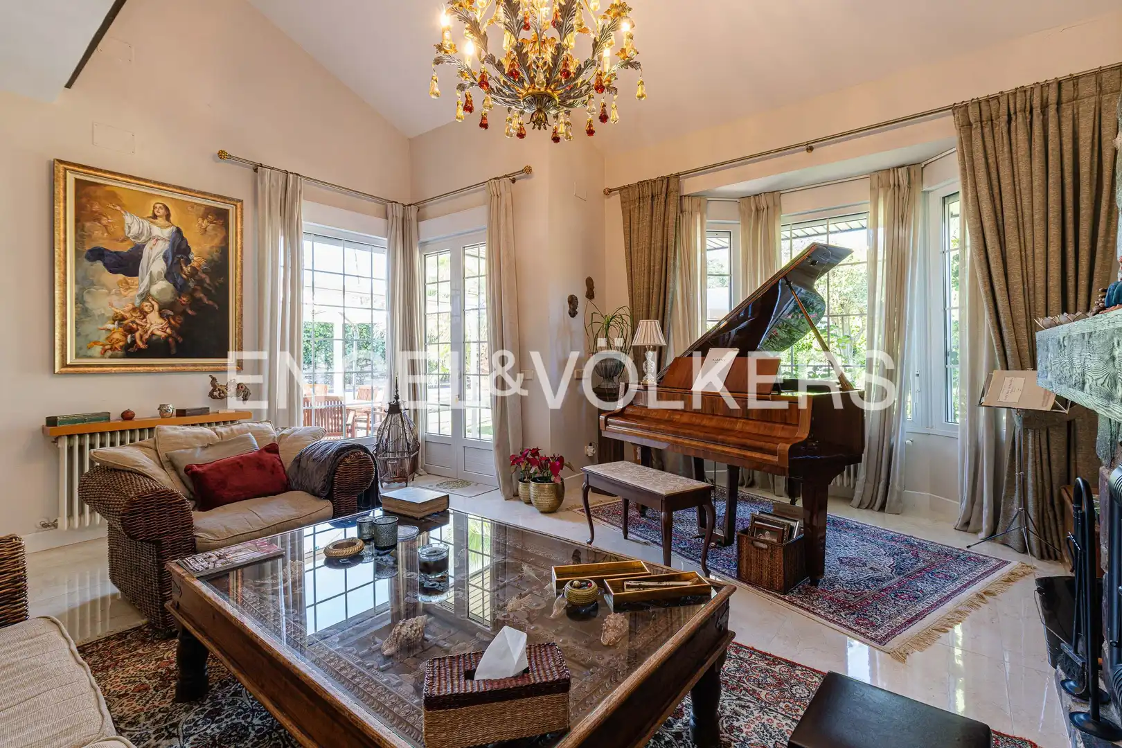 Sala d'estar de Casa adosada en venda en Galapagar amb Aire condicionat, Calefacció i Jardí privat