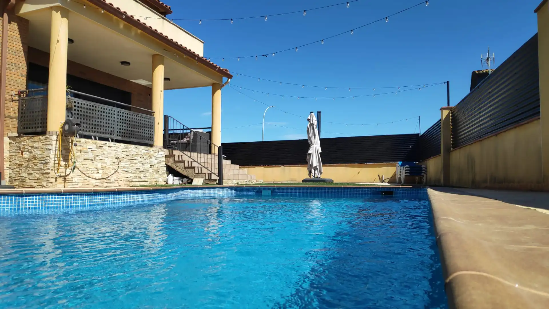 Piscina de Casa o xalet en venda en Albinyana amb Aire condicionat, Calefacció i Jardí privat