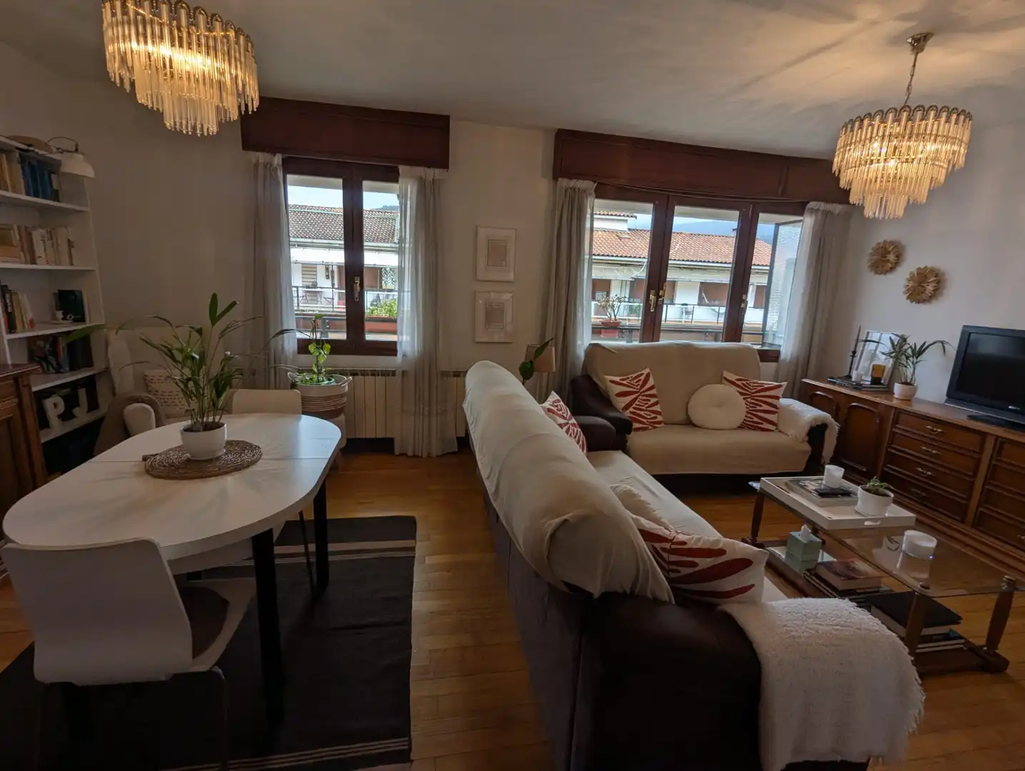 Sala de estar de Piso en venta en Amorebieta-Etxano con Calefacción, Trastero y Amueblado