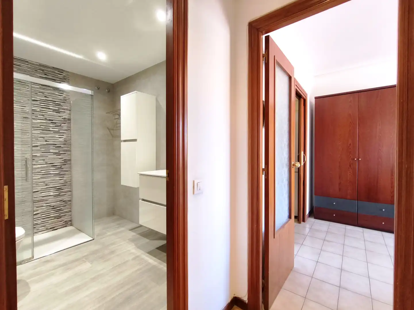 Bathroom of Attic for sale in  Logroño  with Heating, Parquet flooring and Terrace
