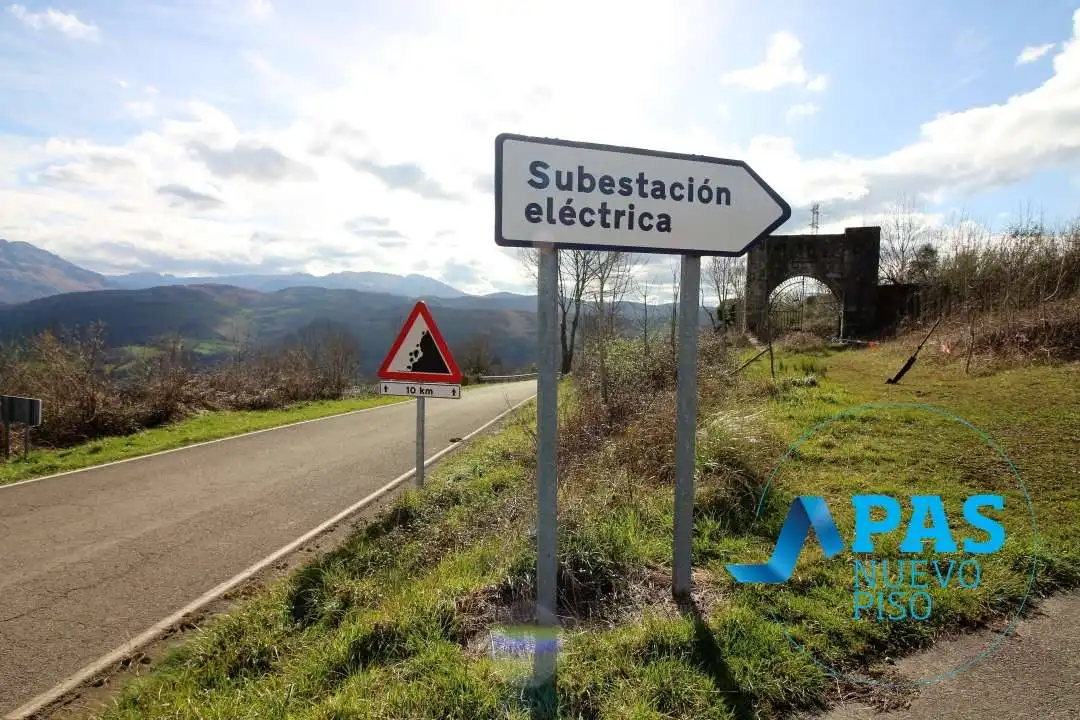 Vista exterior de Casa o xalet en venda en Solórzano amb Jardí privat
