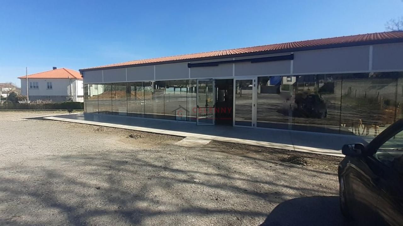 Premises for sale in Vilar de Santos  with Air Conditioner and Furnished