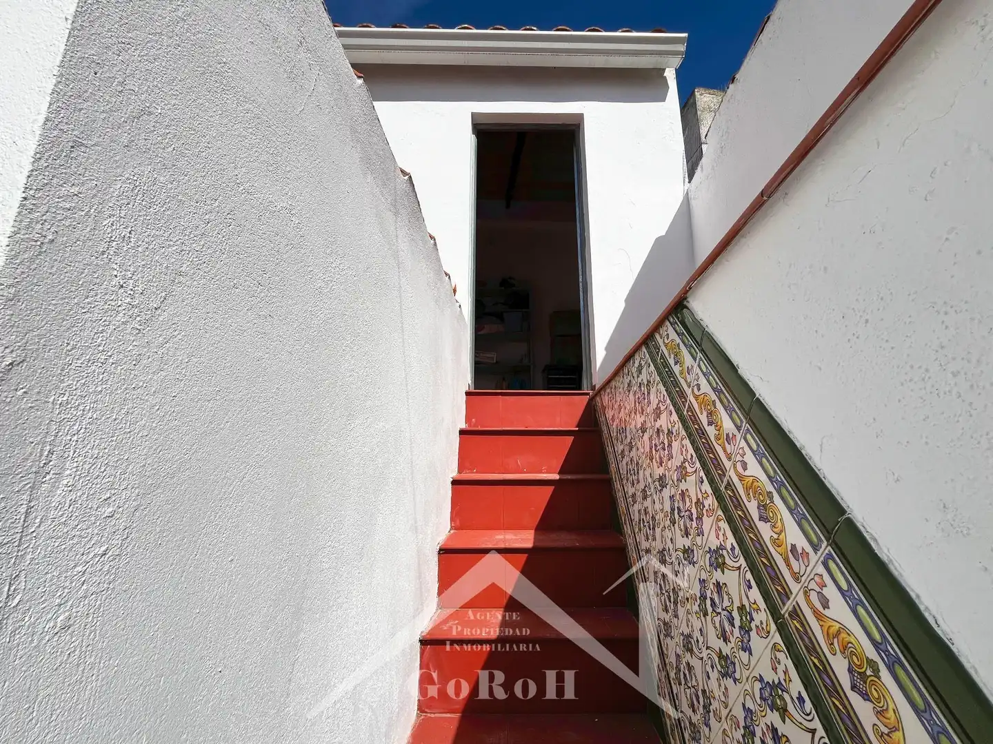 Casa adosada en venta en Santa Olalla del Cala con Terraza, Trastero y Amueblado