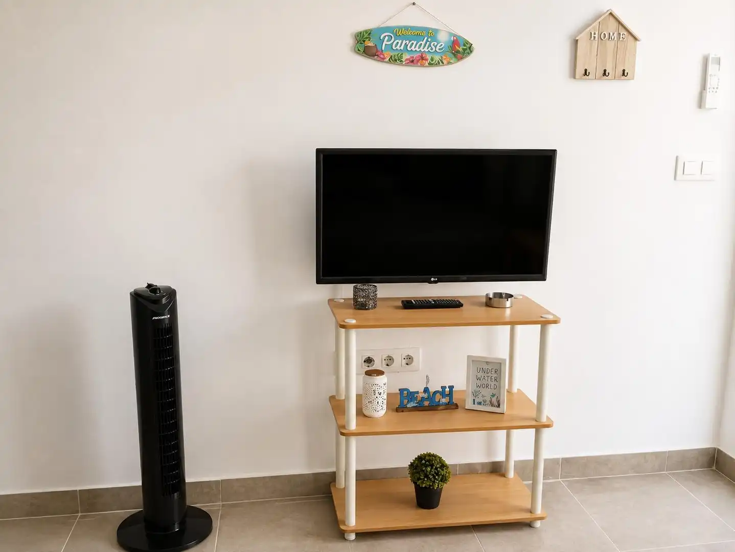 Sala d'estar de Casa o xalet en venda en Chipiona amb Moblat