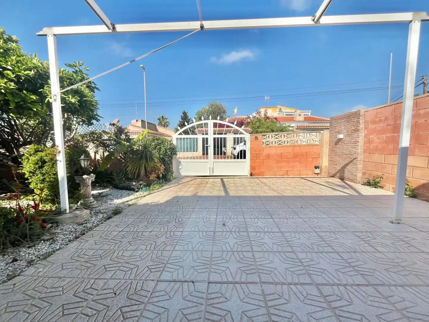 Vista exterior de Casa o xalet en venda en Orihuela amb Calefacció, Piscina i Moblat