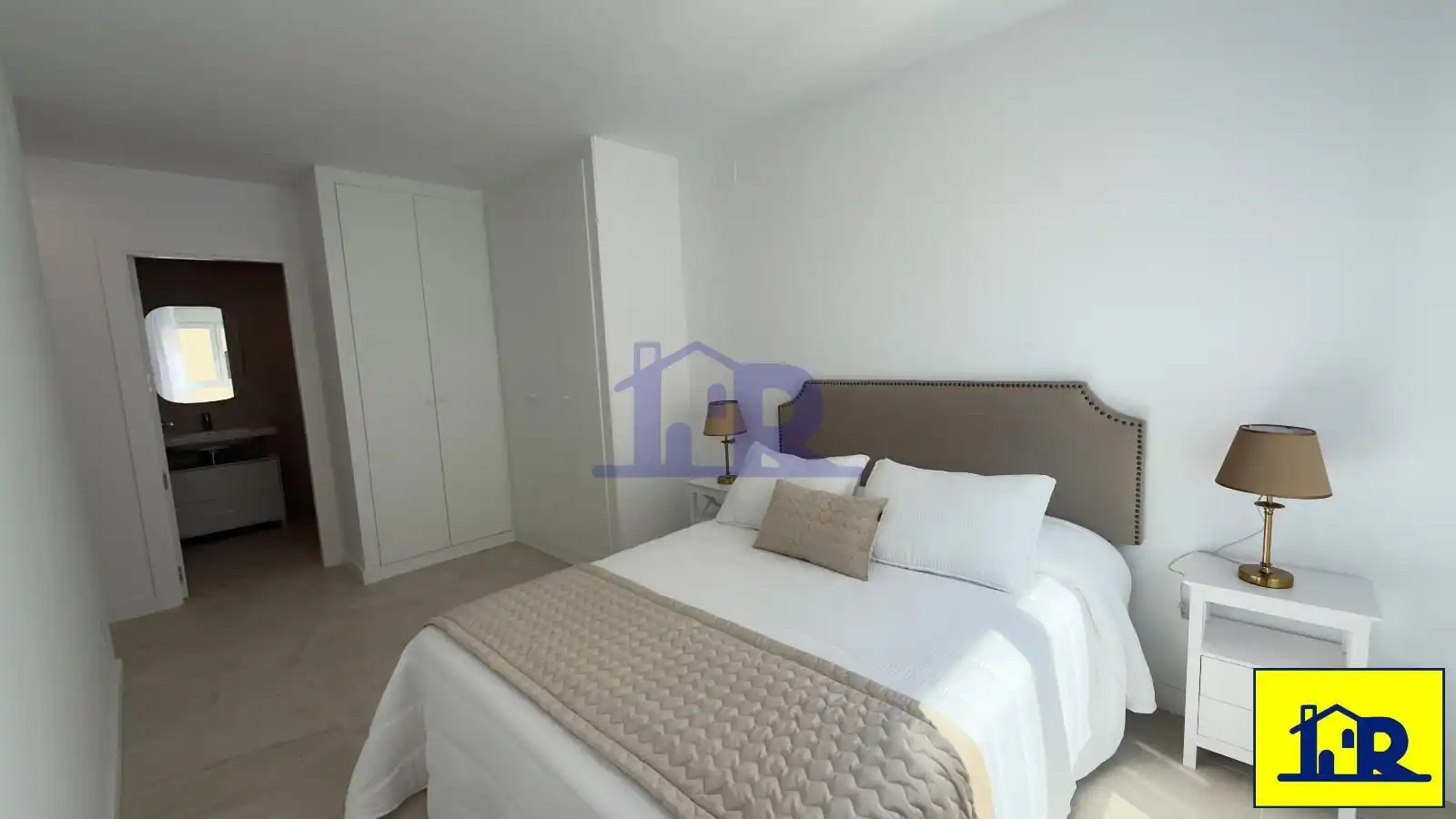 Schlafzimmer von Wohnung zur Miete in Cuenca mit Heizung, Abstellraum und Schwimmbad
