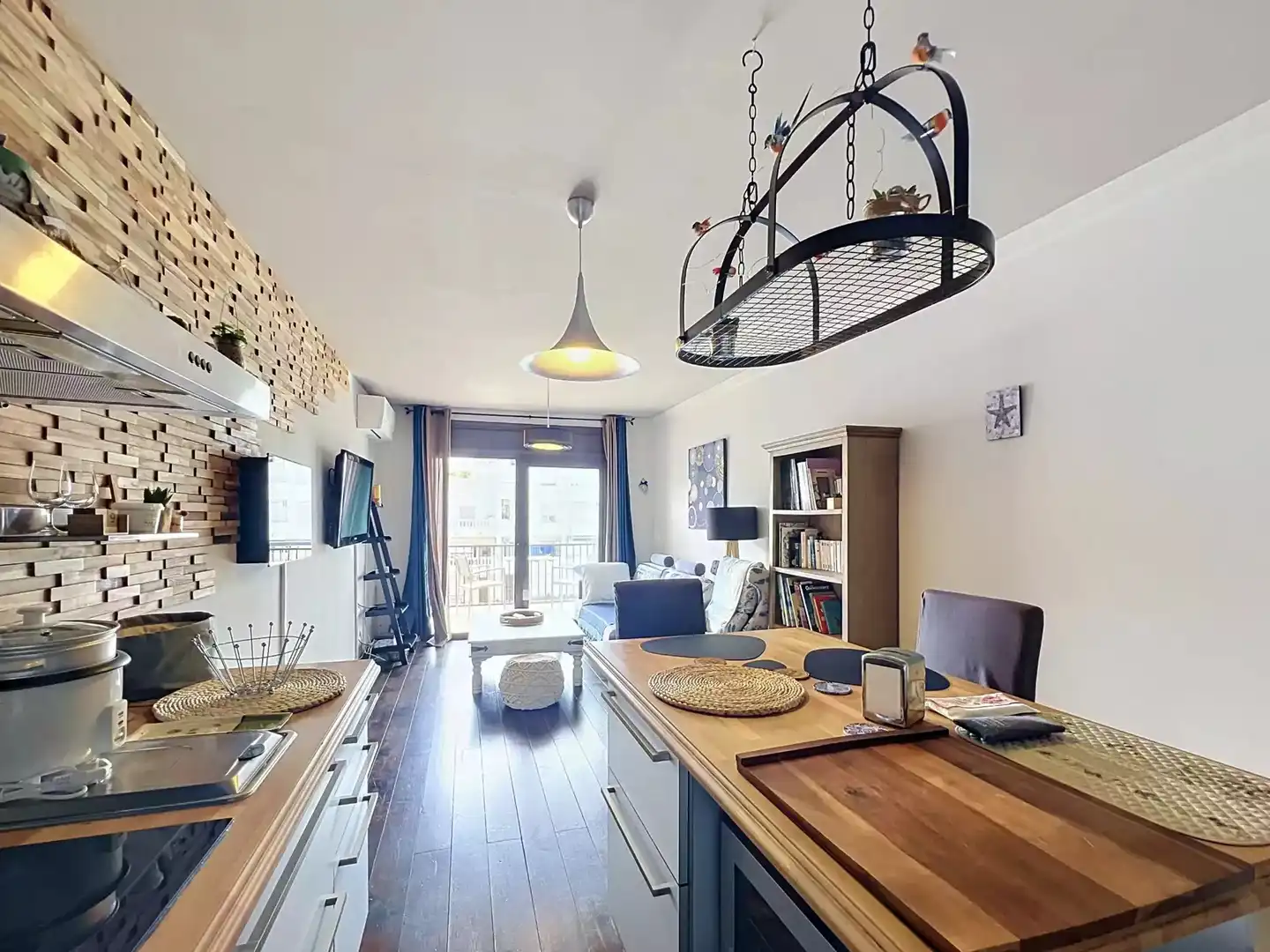 Sala de estar de Apartamento en venta en Empuriabrava con Aire acondicionado, Trastero y Amueblado