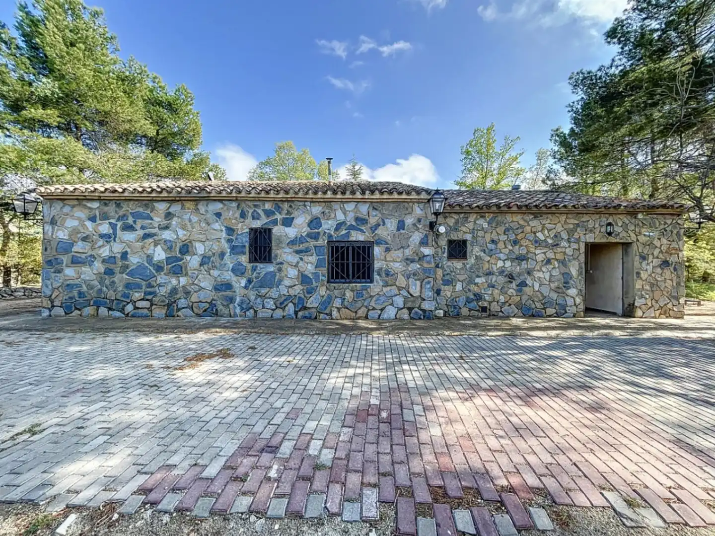 Casa rustica con giardino in vendita a Confrides, imagen 25