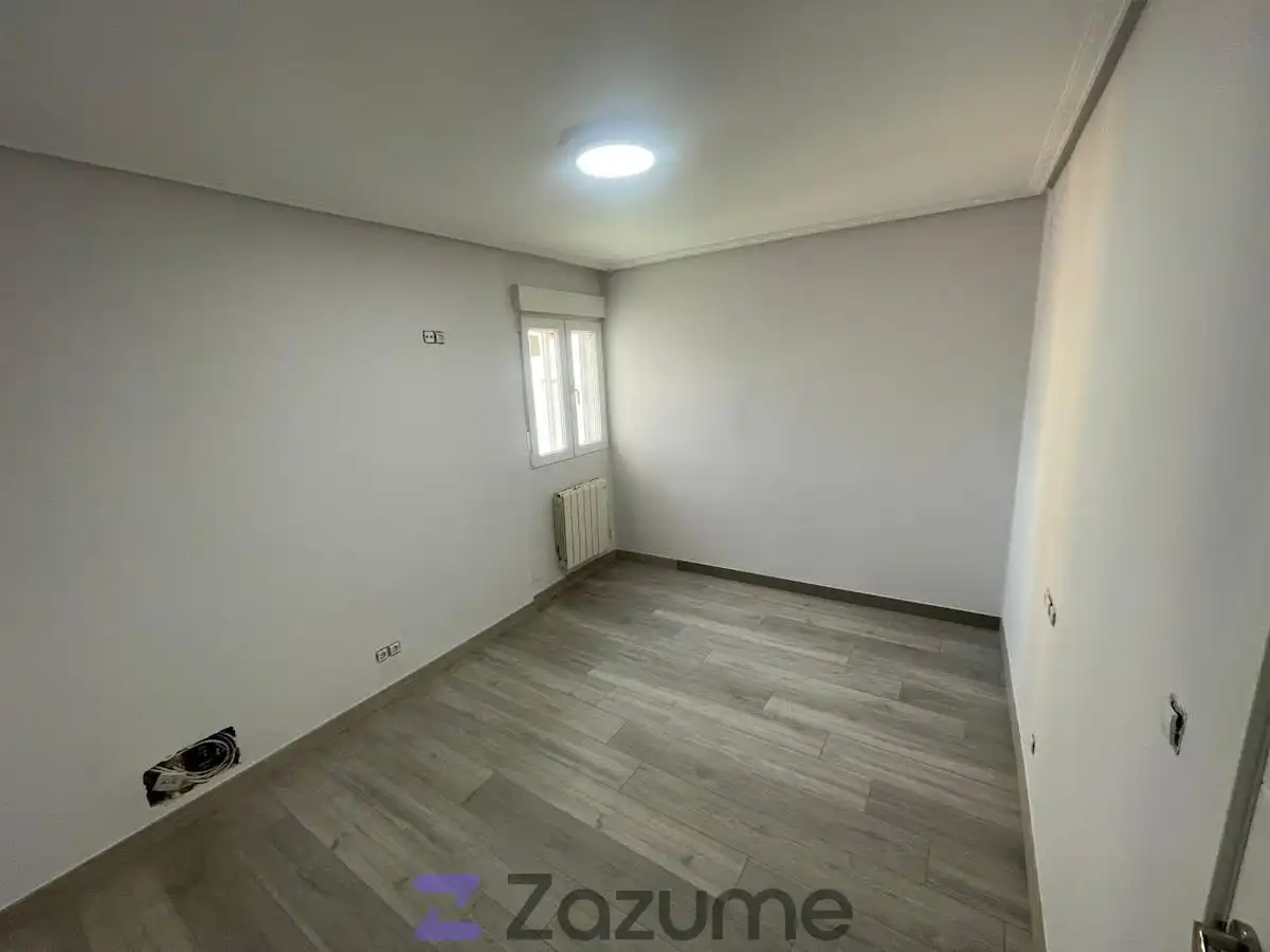 Bedroom of Apartments for rent in Burgos  with Heating, Oven and Washing machine