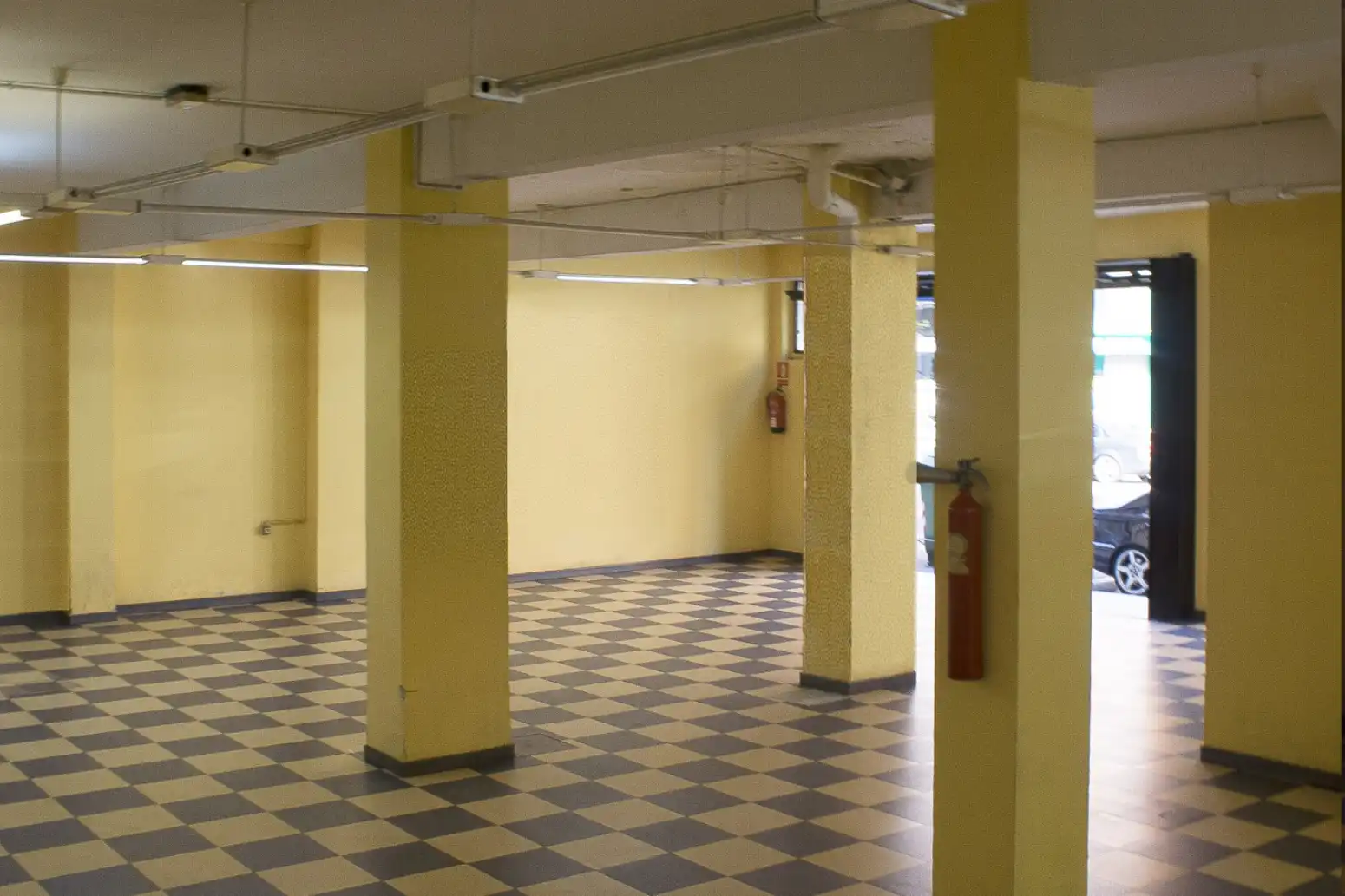 Local comercial en venta en Avilés - CL LLANO PONTE