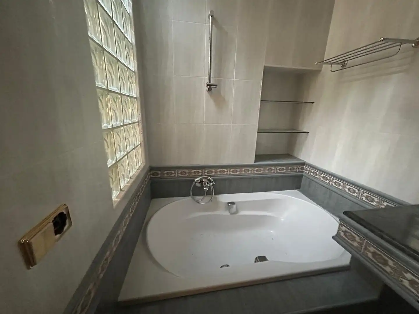 Baño de Piso en venta en Aretxabaleta, Gipuzkoa