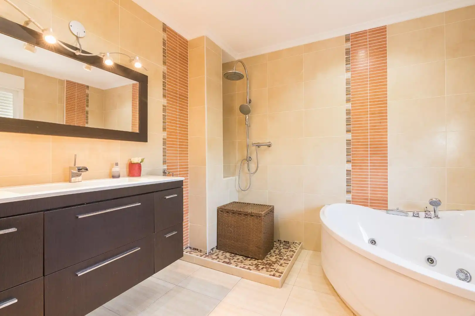 Bathroom of Houses for sale in Elche / Elx  with Air Conditioner, Heating and Private garden