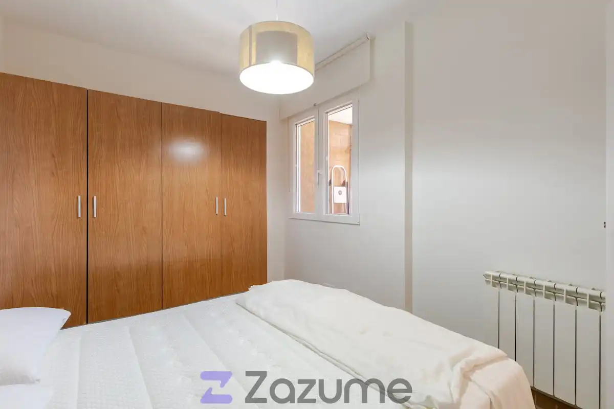Bedroom of Flat for rent in Madrid  with Air Conditioner, Heating and Terrace