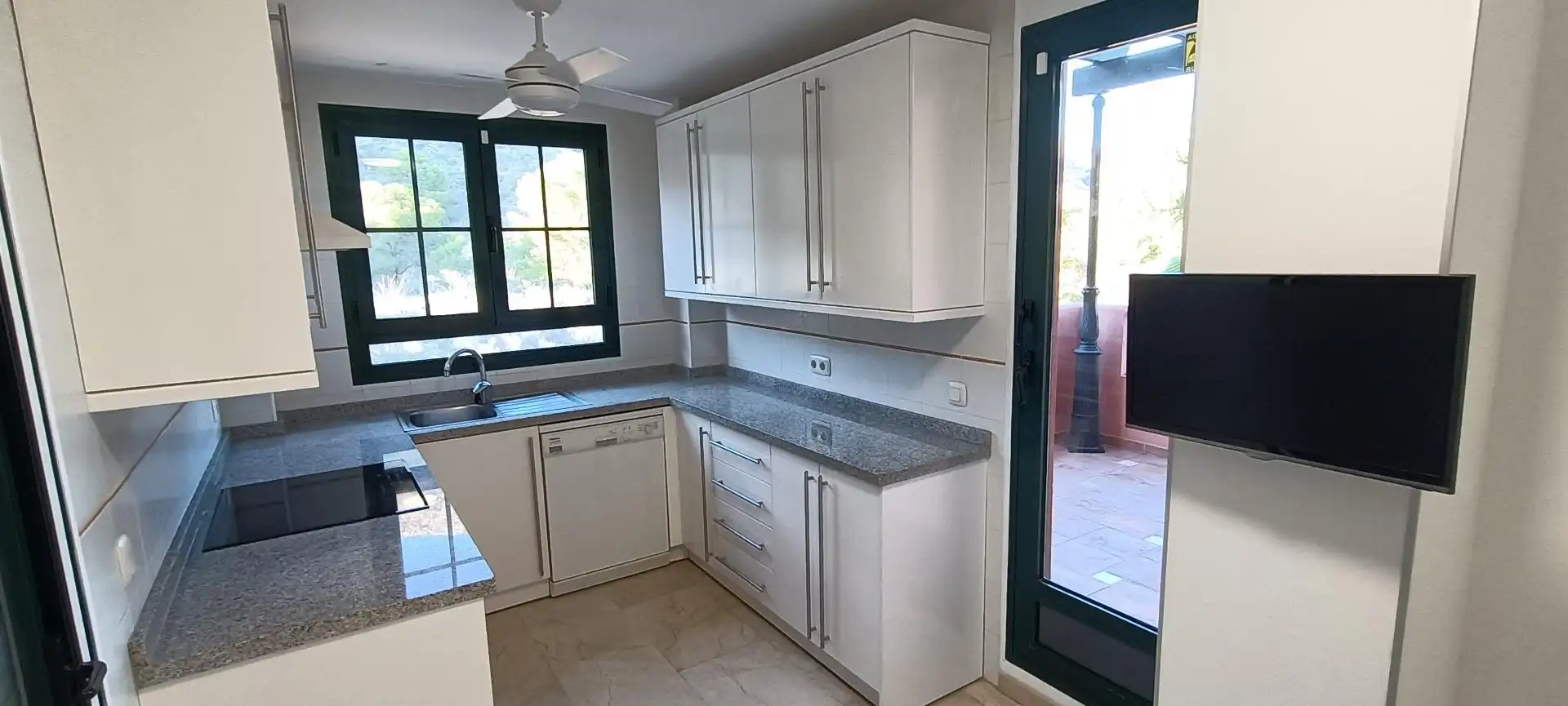 Penthouse with terrace for sale in Golf Bahía, imagen 9