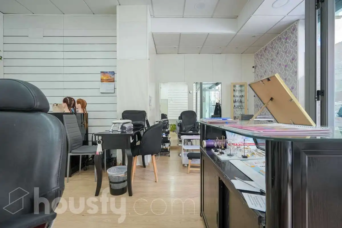 Local comercial en venda a Calle Lola membrives ., imagen 7