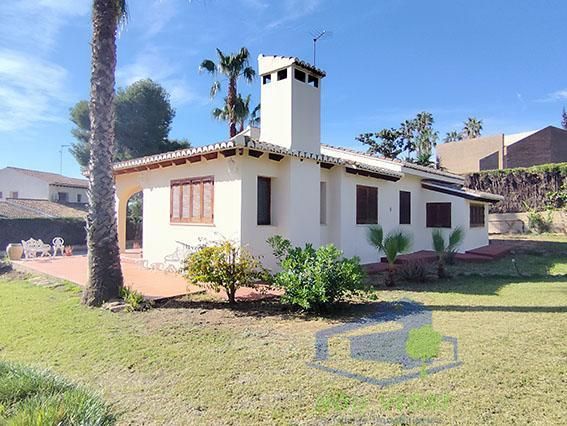 Vista exterior de Casa o chalet de alquiler en Torrent con Calefacción, Terraza y Amueblado