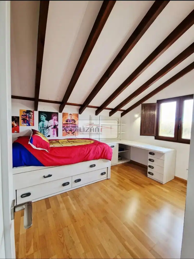 Habitación de Casa o chalet en venta en Villaquilambre con Calefacción, Jardín privado y Terraza