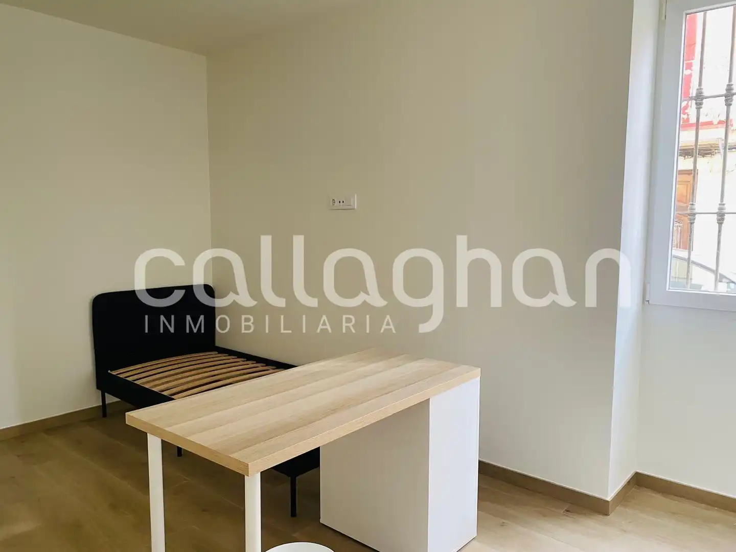 Habitación de Planta baja en venta en Burjassot con Terraza y Amueblado