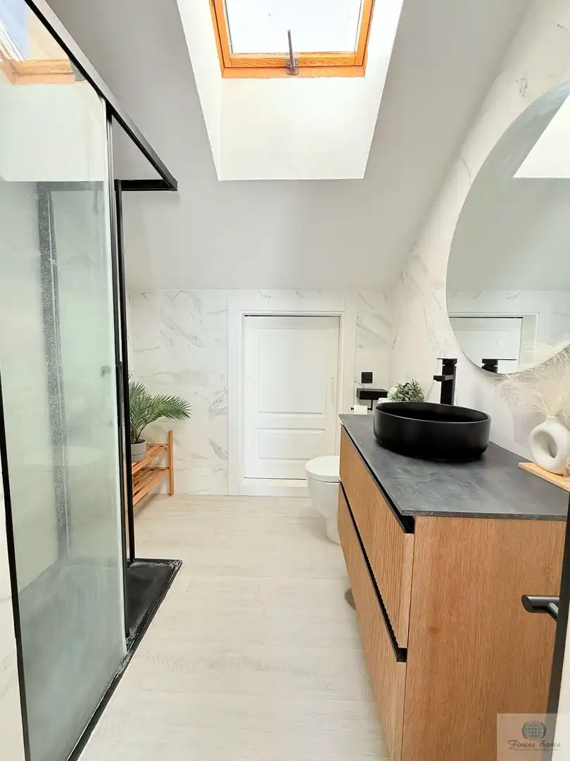 Bathroom of Attic for sale in Fuengirola  with Air Conditioner, Terrace and Community pool