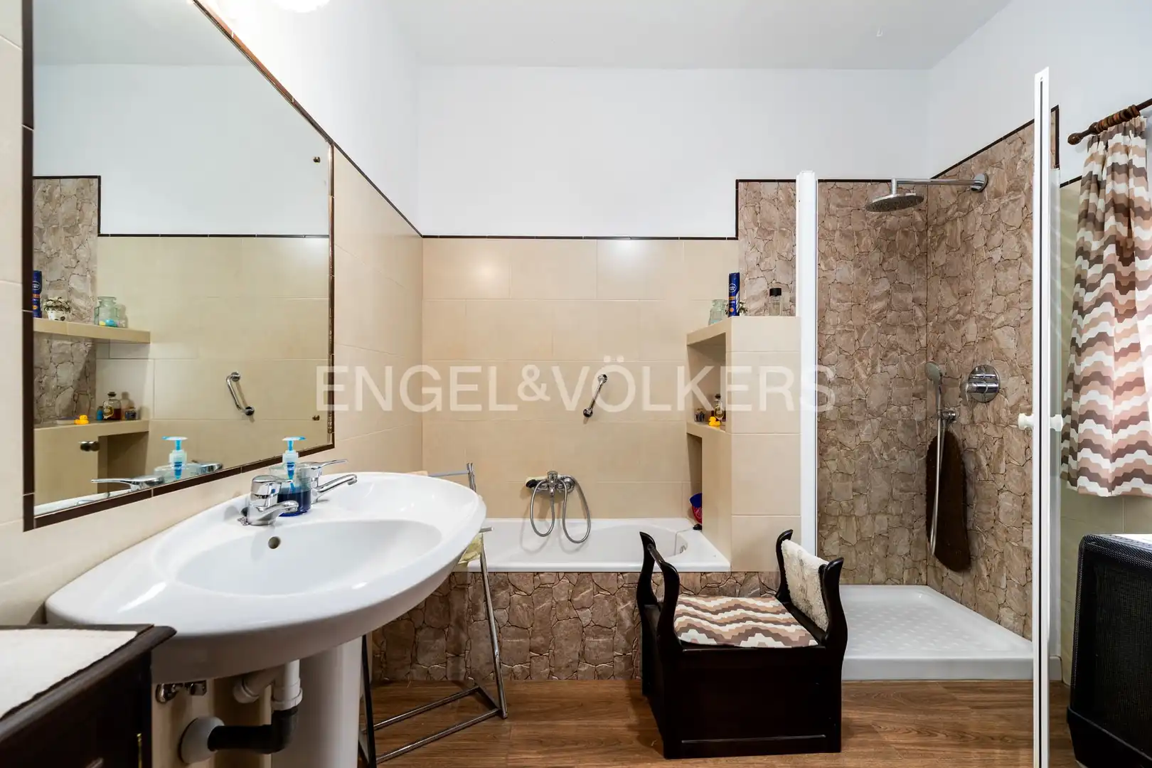 Bathroom of Houses for sale in Grazalema  with Air Conditioner, Heating and Storage room