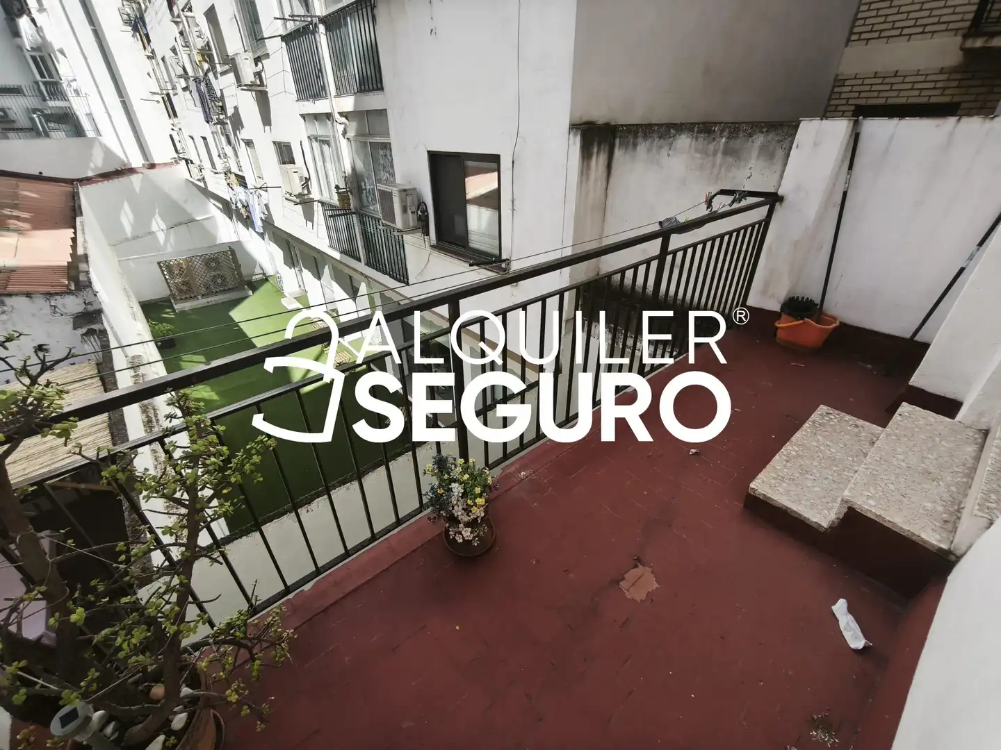 Piso de alquiler en del Sepulcro , La Magdalena