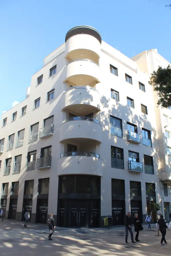 Pis amb terrassa en venda a Alameda Principal 22