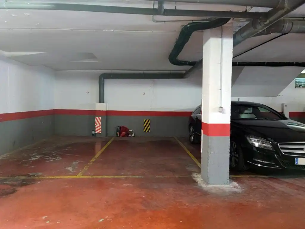Parking of Attic for rent in Genil