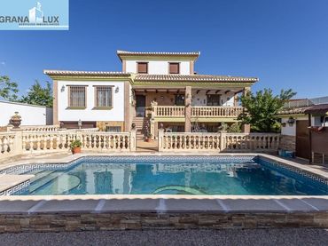 Villa avec piscine à vendre à Calle DISEMINADOS (VIV. UNIF)